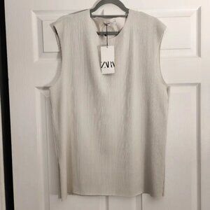 Sleeveless Textured Shirt